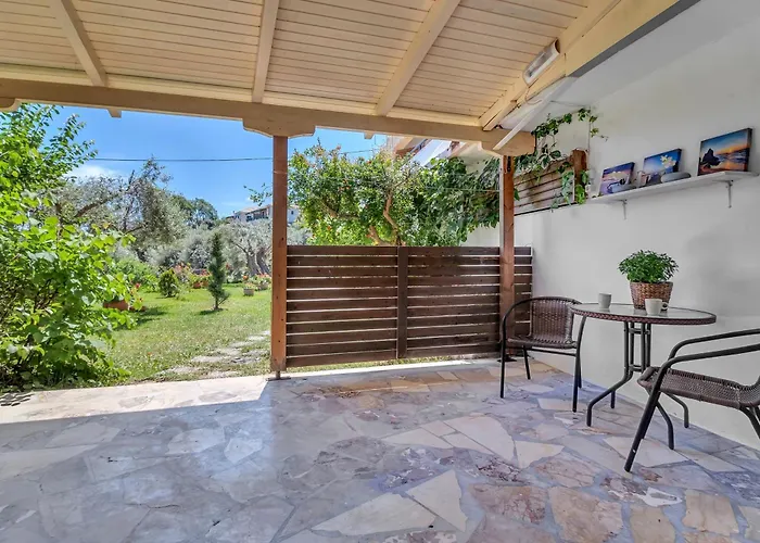 Tasoula With Garden View *