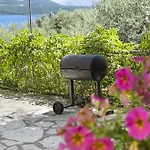 아파트 Tasoula With Garden View 니키아나