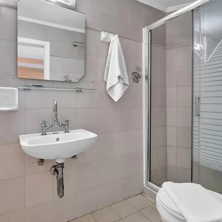 Apartment Tasoula With Garden View Nikiana