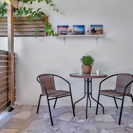Apartment Tasoula With Garden View *