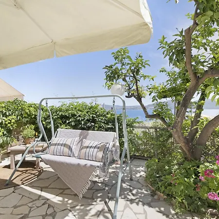 Tasoula With Garden View Apartment Nikiana