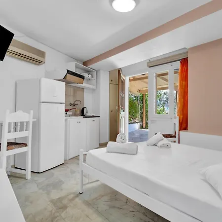 Appartement Tasoula With Garden View *