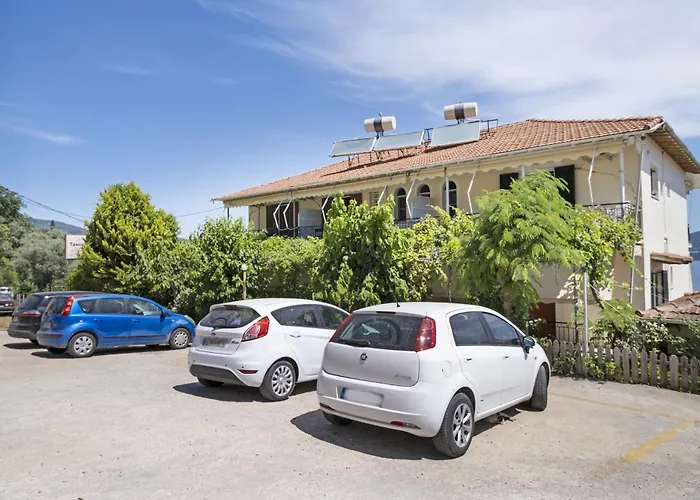 Tasoula With Garden View * 尼基亚娜